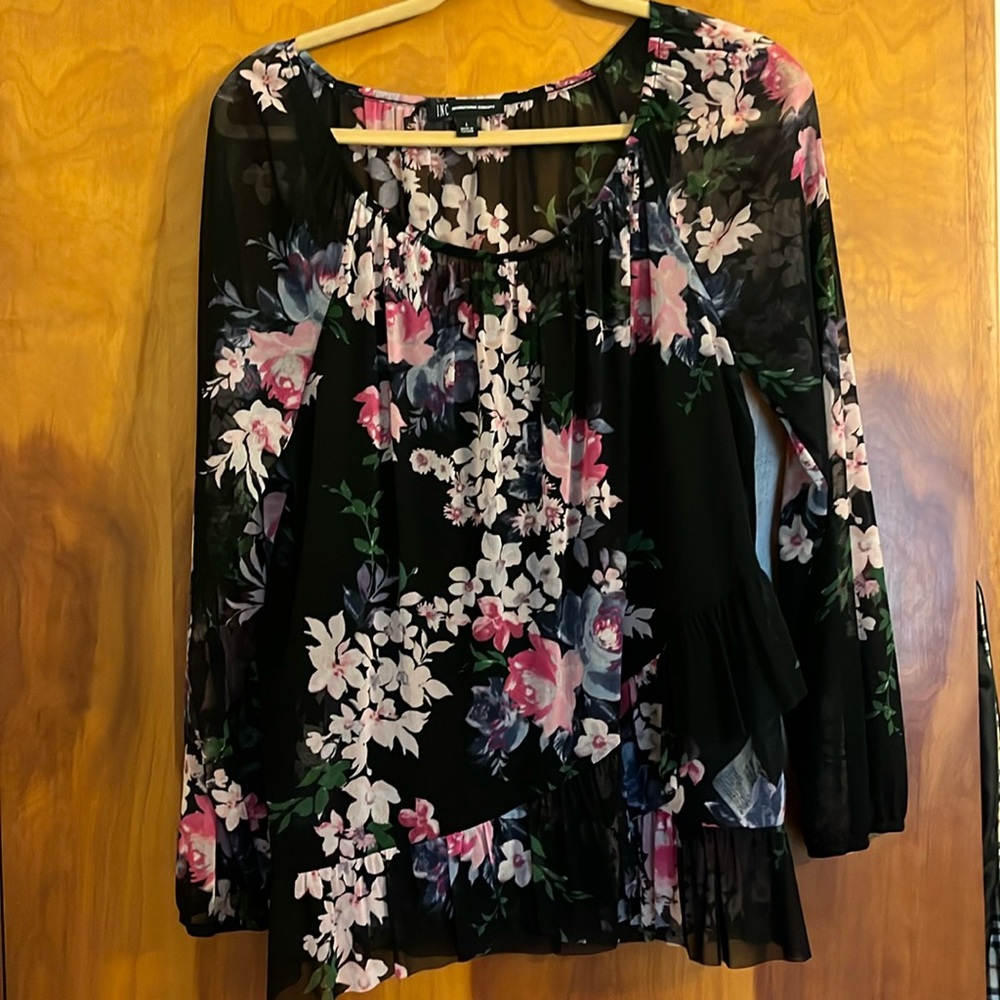 Sheer INC international concepts top with Shell